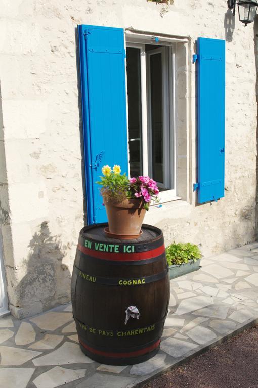 Le Clos Fleuri Hotel Médis Esterno foto