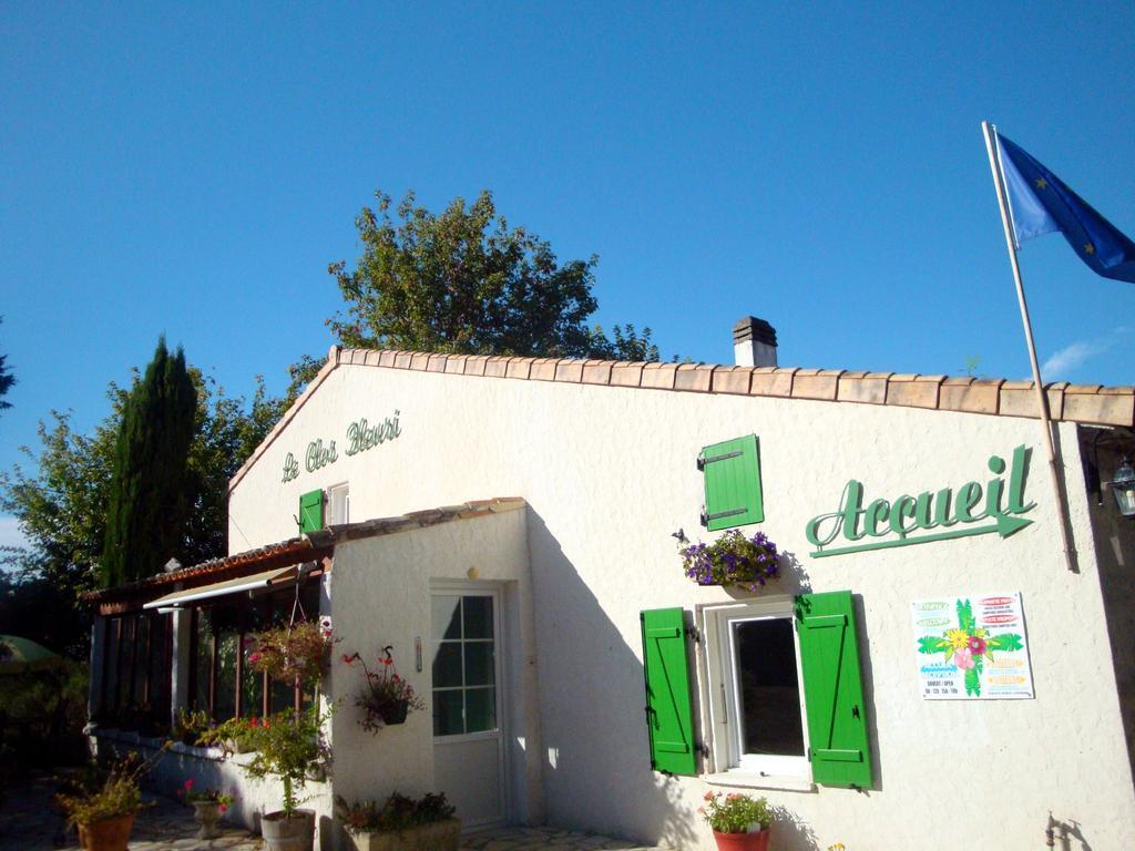 Le Clos Fleuri Hotel Médis Esterno foto